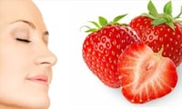 Beauty tips of using strawberry for face 